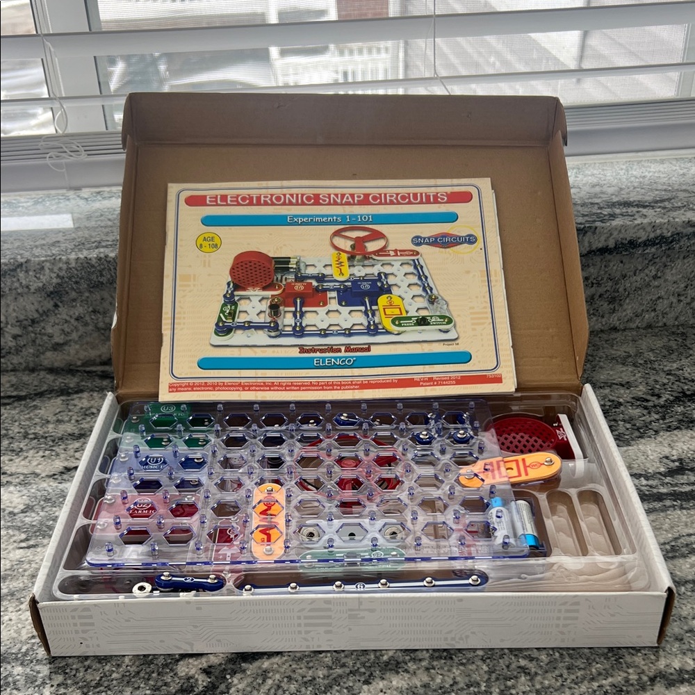 Electronic Snap Circuits Jr Kit by Elenco